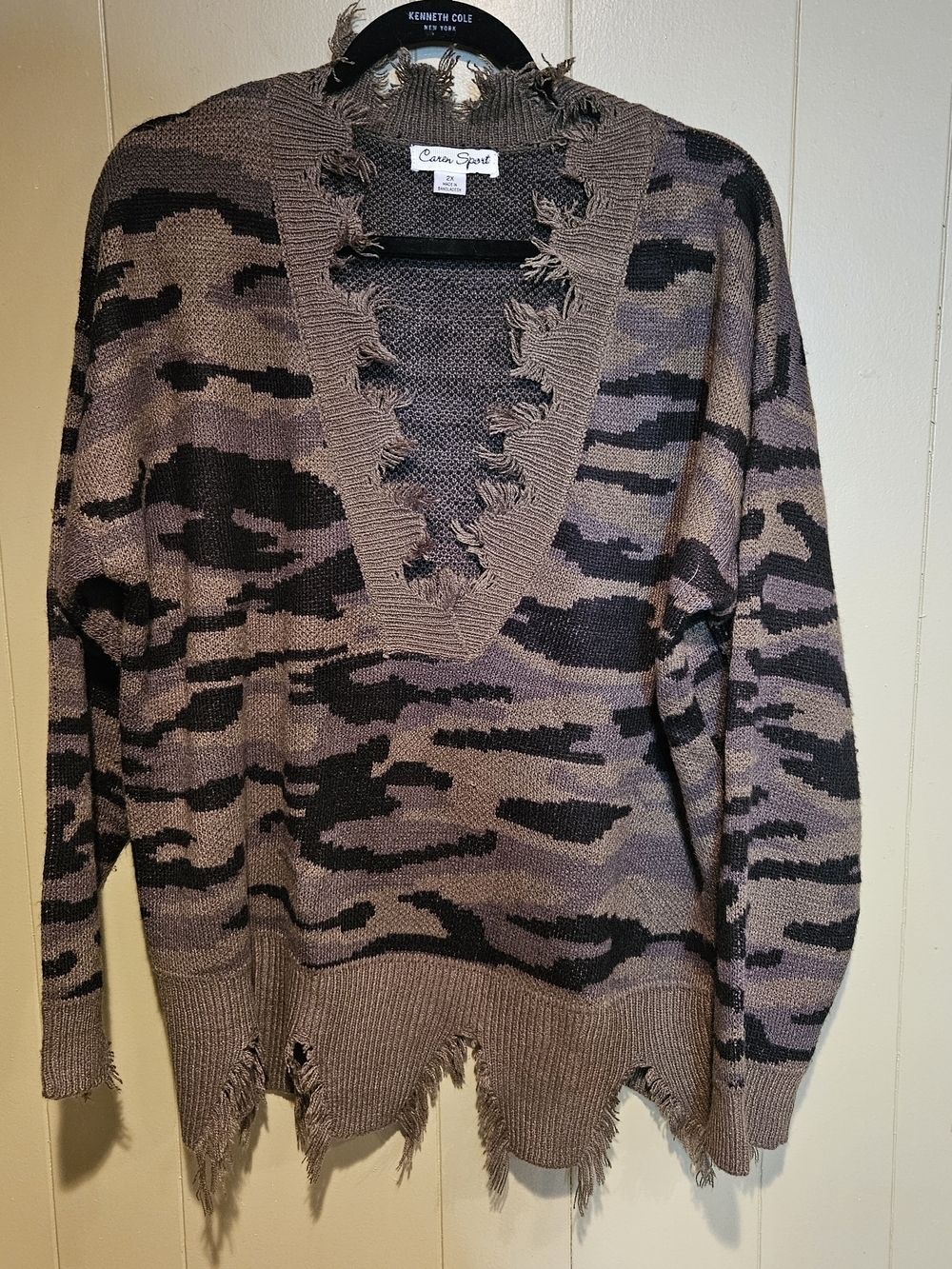 Caren Sport Distressed Camo Sweater 2X Plus Size Frayed Hem Knit Pullover Edgy